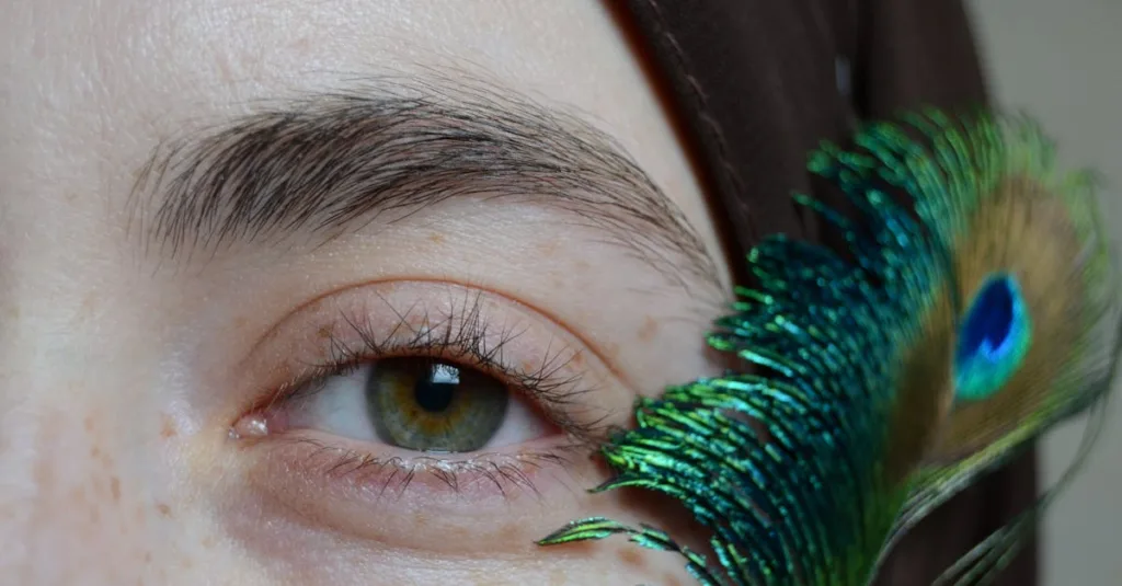 découvrez la rareté des yeux noisette, une couleur unique qui allie chaleur et mystère, captivant par son éclat naturel et sa beauté singulière.