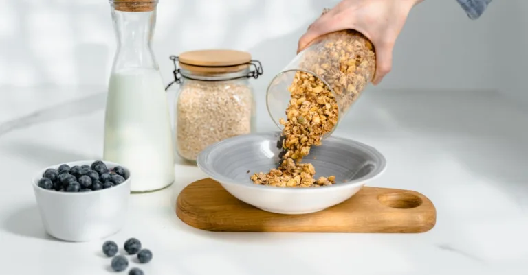 découvrez comment préparer un petit-déjeuner équilibré sans sucre, riche en nutriments essentiels pour bien démarrer la journée en santé.