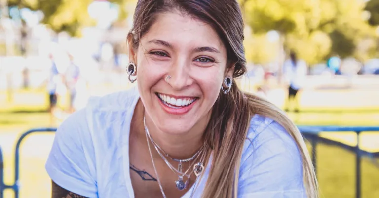 découvrez les avantages du piercing conque, une tendance élégante qui met en valeur l'oreille tout en offrant une touche unique à votre style.