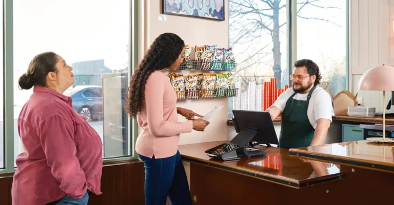 optimisez la satisfaction et la fidélité de vos clients grâce à une expérience client exceptionnelle et personnalisée.
