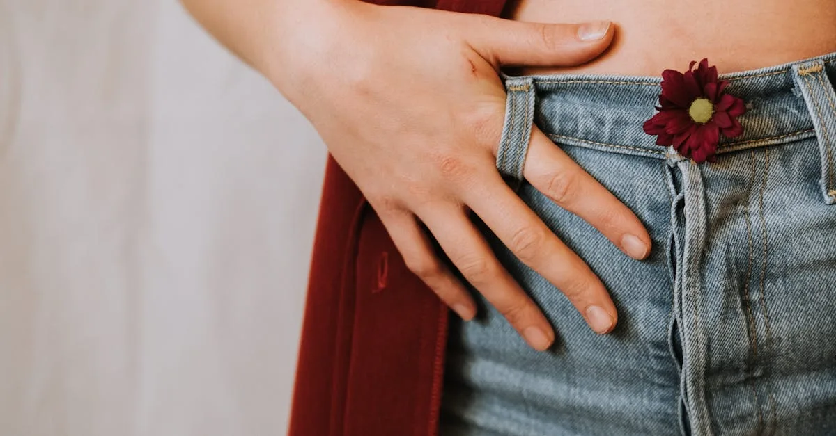 découvrez tout sur l'endométriose : symptômes, traitements et conseils pour mieux vivre avec cette maladie chronique souvent méconnue.