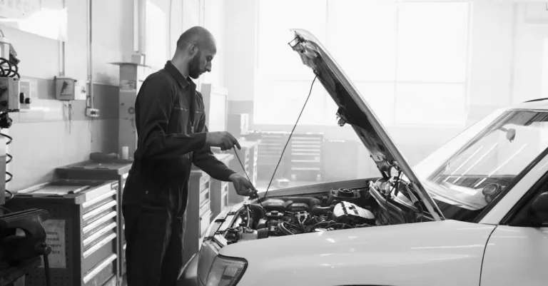 découvrez nos conseils et astuces pour l'entretien et la maintenance de votre véhicule afin d'assurer sa longévité et sa performance optimale.